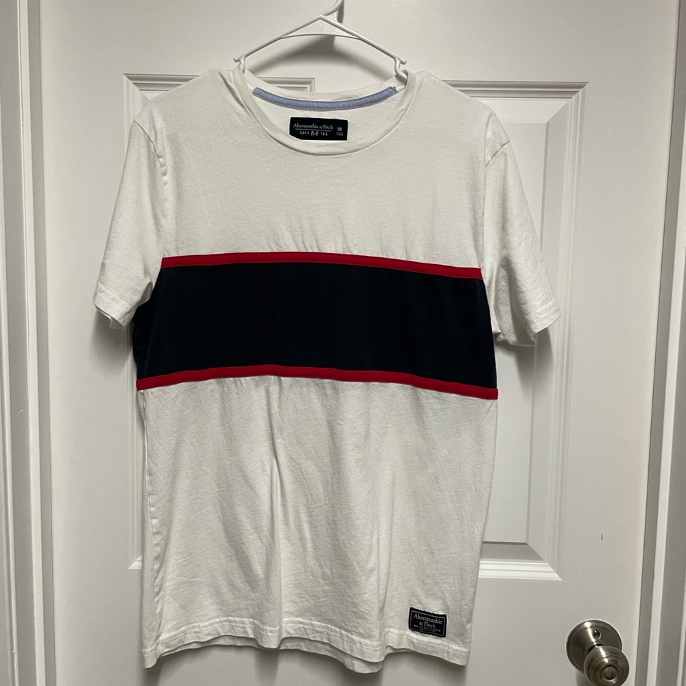 Abercrombie & Fitch men’s short sleeve color block soft T-shirt. Size M